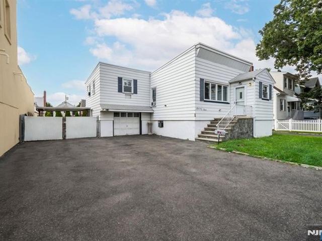 House for sale in Moonachie, New Jersey