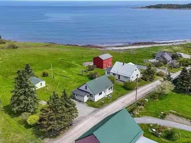 House for sale in Kingsburg, Nova Scotia