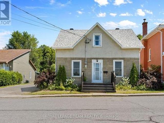 House for sale in Renfrew, Ontario