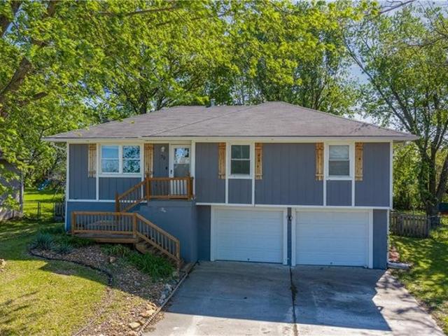 House for sale in Centerview, Missouri