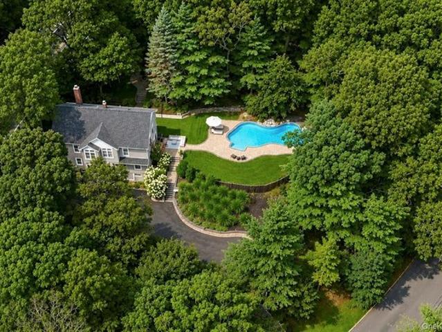 House for sale in Smithtown, New York