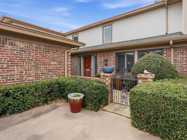 Condo for sale in Benbrook, Texas