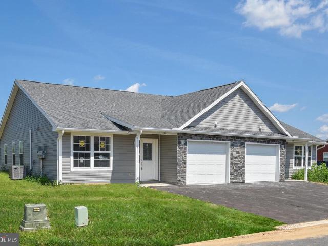 Townhouse for sale in Milroy, Pennsylvania
