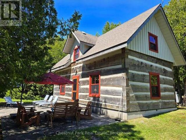 House for sale in Ontario