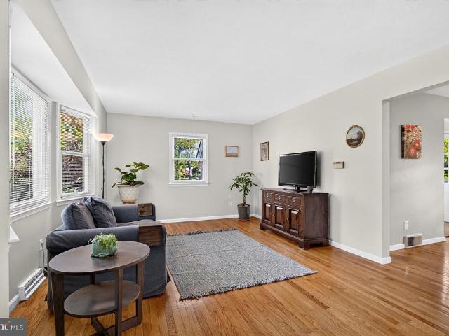 House for sale in Valley Village, Hopewell