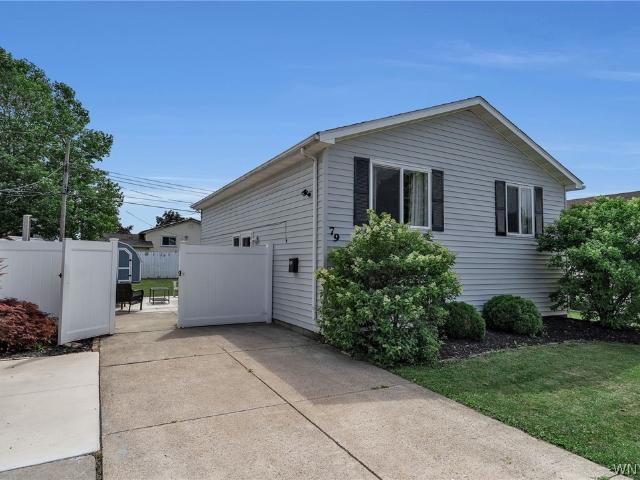 House for sale in Bowmansville, New York