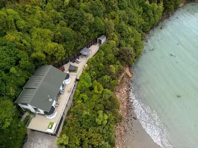 House for sale in Little Akaloa, Canterbury