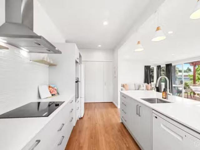 House for sale in Days Bay, Wellington