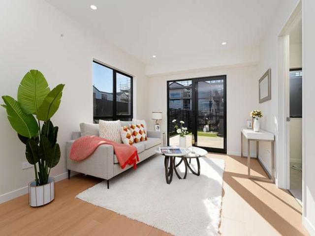 Townhouse for sale in Paremoremo