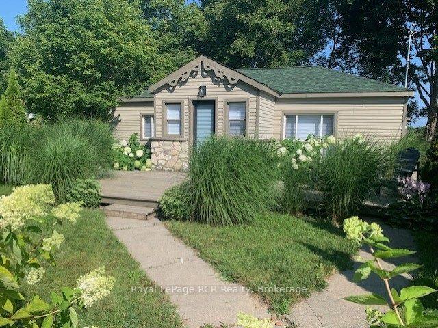 House for sale in Ontario