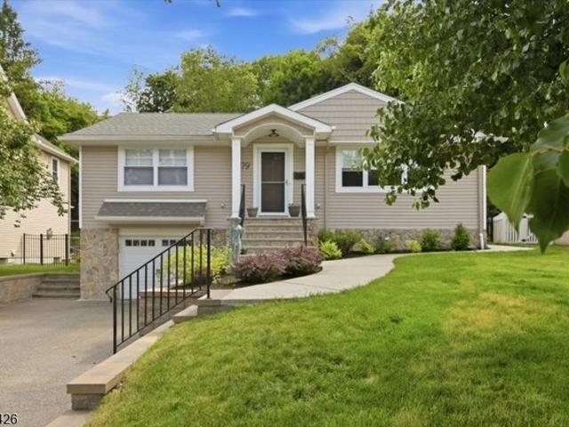 House for sale in Cedar Grove, New Jersey