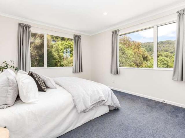 House for sale in Days Bay, Wellington