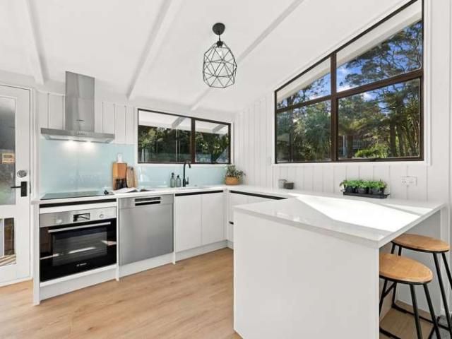 House for sale in Beach Haven, Kaipātiki