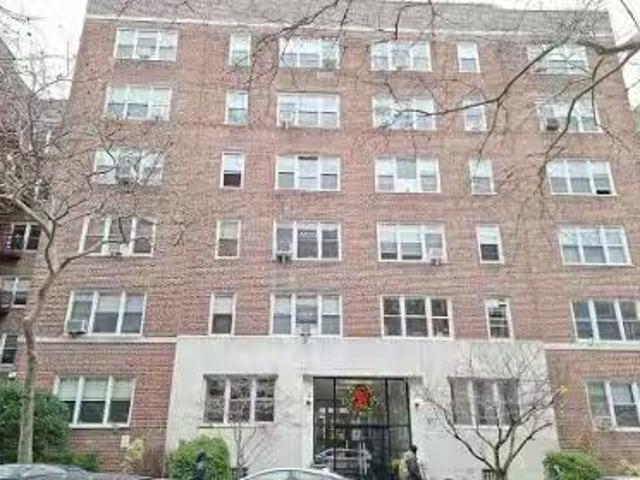 House for sale in Jackson Heights House for sale in Jackson Heights