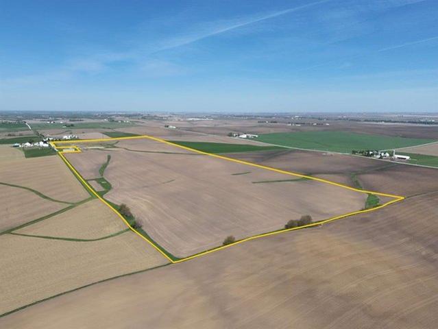 Farm for sale in Marengo, Iowa