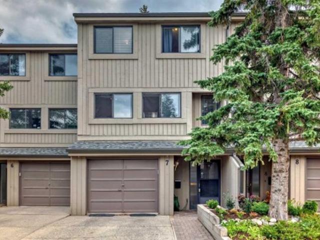 Townhouse for sale in Braeside, Calgary