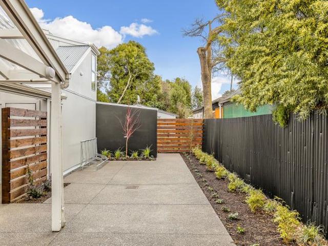 Apartment for rent in Edgeware, Linwood-Central-Heathcote Community