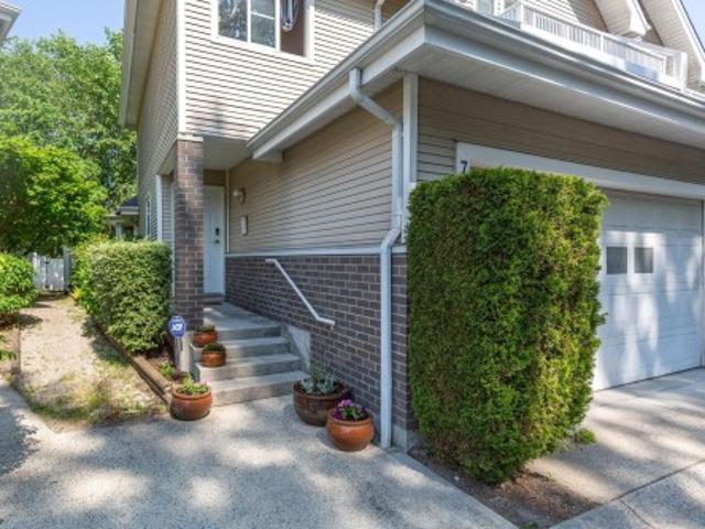 Townhouse for sale in Newton, Surrey