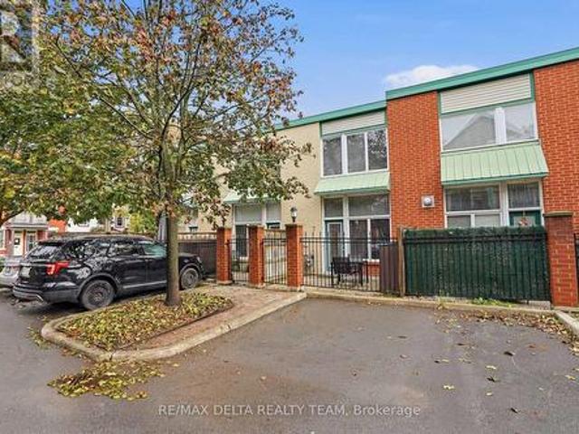 House for sale in Rideau-Vanier, Ottawa