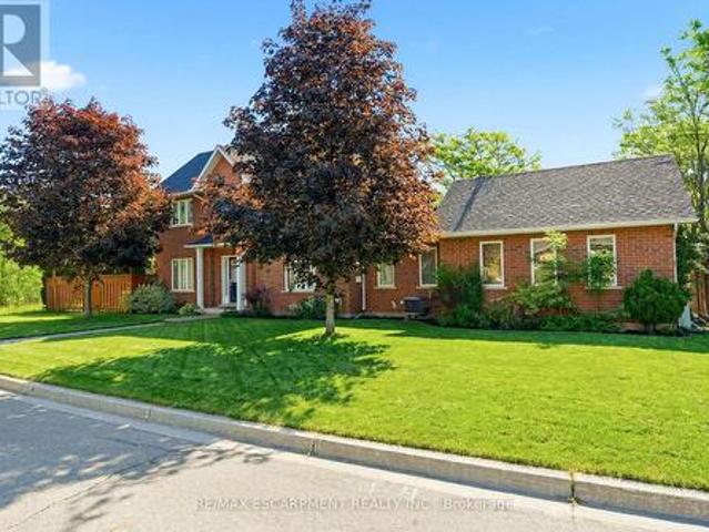 Townhouse for sale in Burlington, Ontario