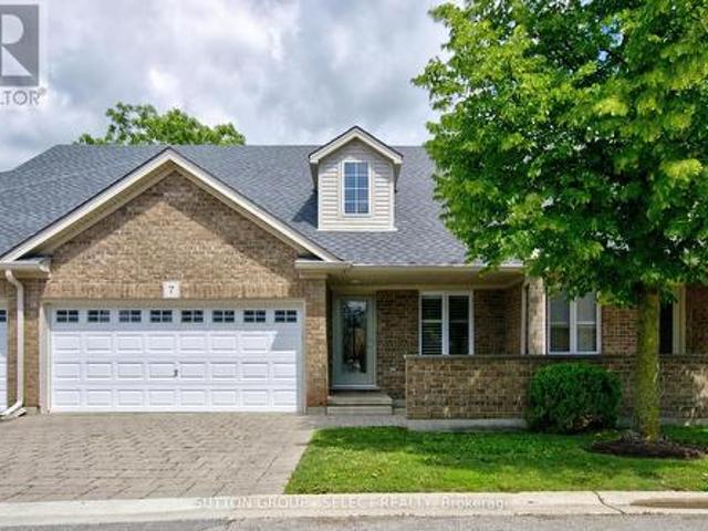Townhouse for sale in Arva, Ontario