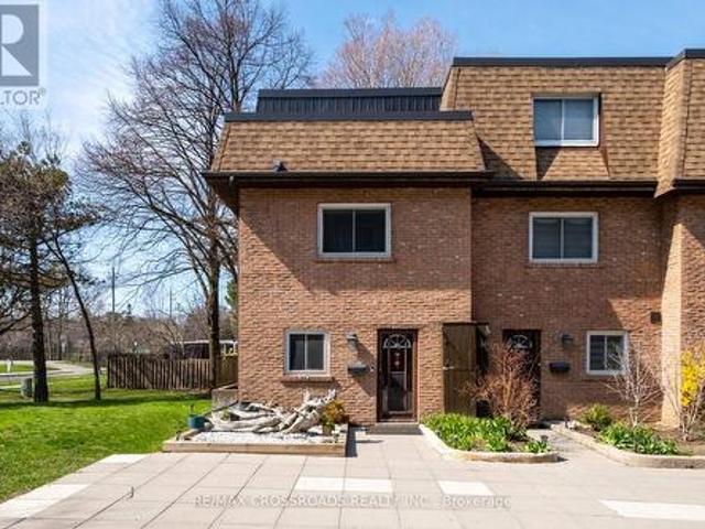 Townhouse for sale in Woburn, Ontario