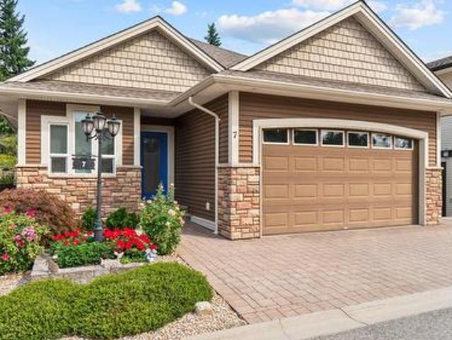 House for sale in Salmon Arm, British Columbia