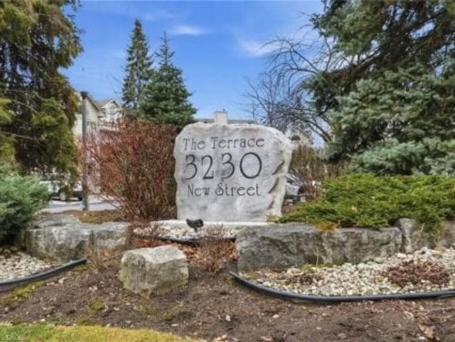 Townhouse for sale in Burlington, Ontario