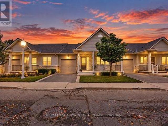 Townhouse for sale in Binbrook, Hamilton