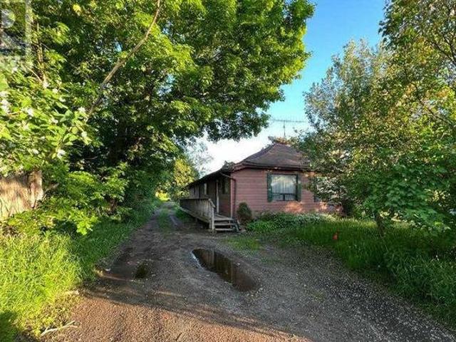 House for sale in Ontario