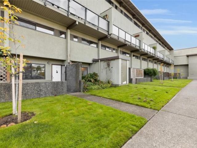 House for sale in Esquimalt, Capital Regional District