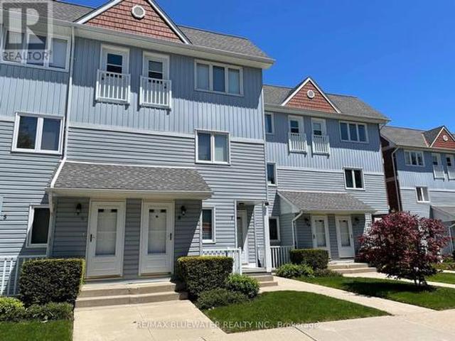 Townhouse for rent in Lambton Shores, Ontario