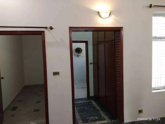 House for sale in کریم پارک, لاہور