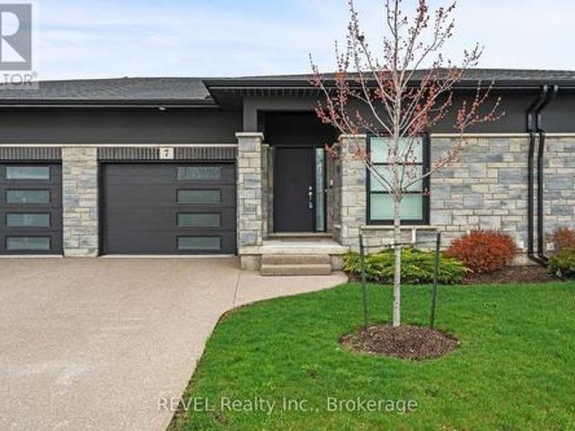 Condo for sale in Niagara, Ontario