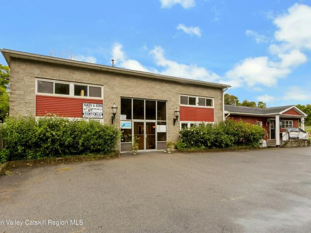 Commercial for sale in Highland, Town of Lloyd