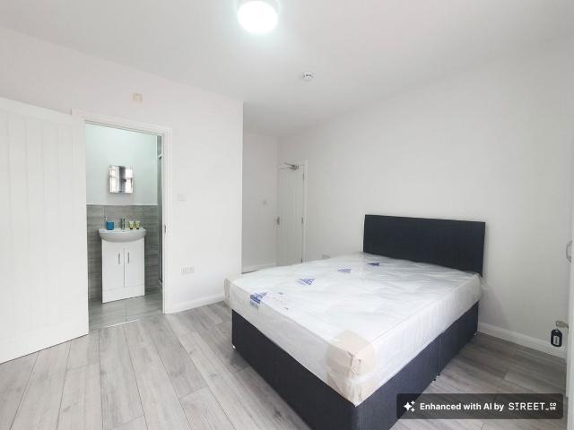 Apartment for rent in London Borough of Hillingdon, Greater London