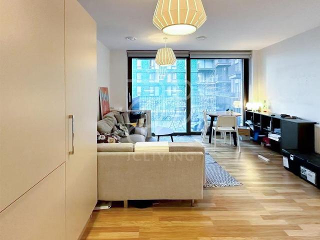 Apartment for rent in Nine Elms, Greater London