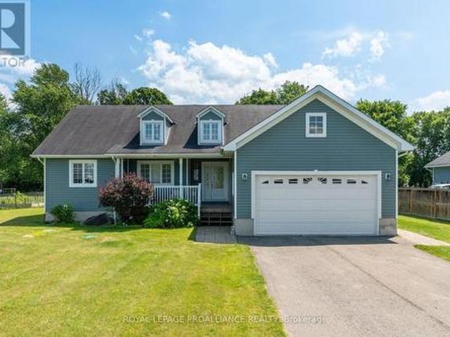 House for sale in Ontario