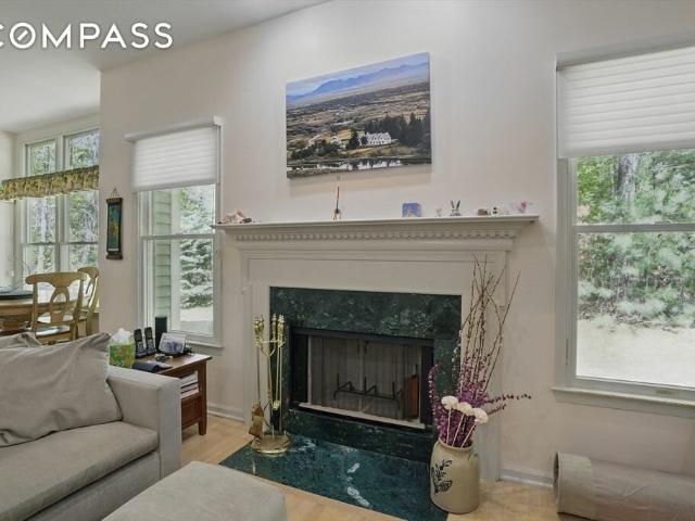 Townhouse for sale in Bedford