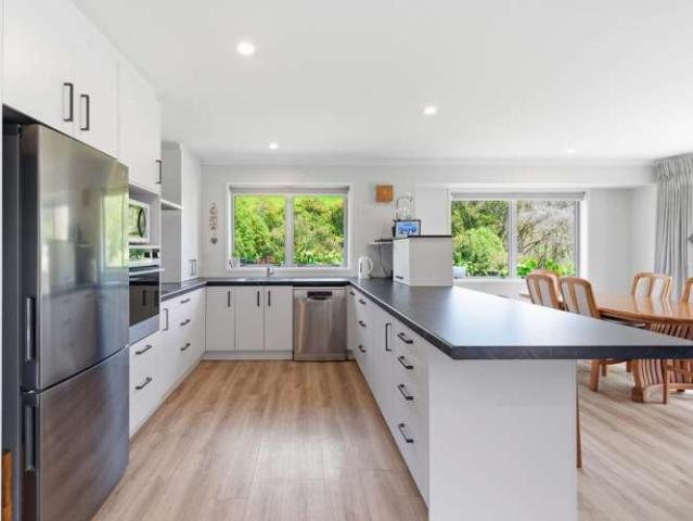 House for sale in Omokoroa, Bay Of Plenty