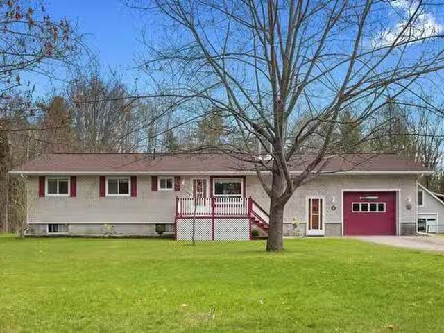 House for sale in Norway Bay, Quebec