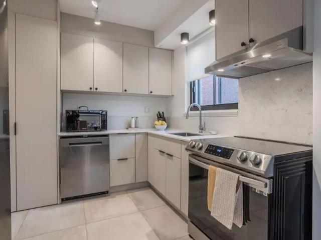 Apartment for rent in Mont-Royal, Montréal (région administrative)