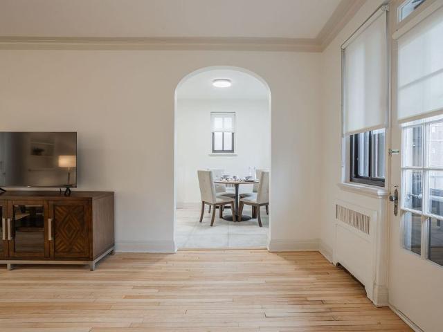 Apartment for rent in Mont-royal, Quebec
