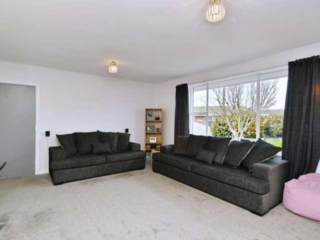 House for sale in Chaslands, Canterbury