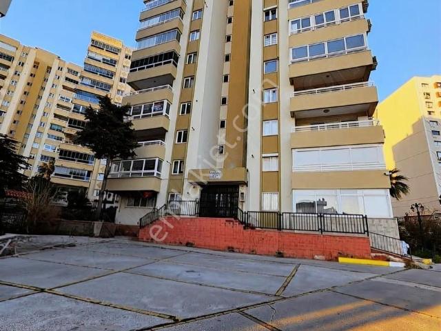 Bayrakli, İzmir içerisinde satılık mülk