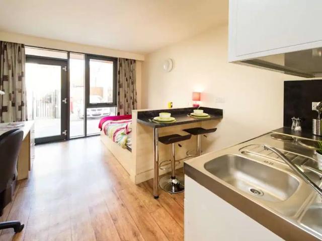 Room for rent in Haddon, East Midlands