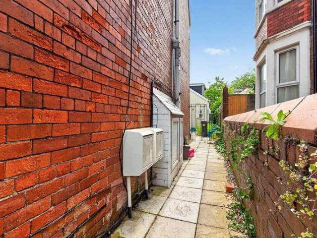 Flat for sale in Penylan, Falcon Lodge