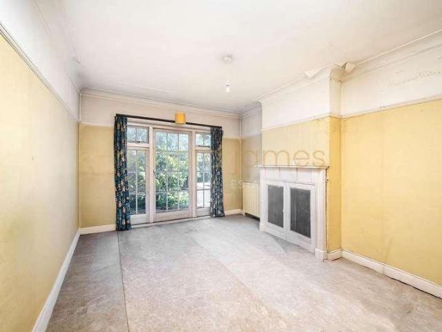 House for sale in The Hale, Mill Hill