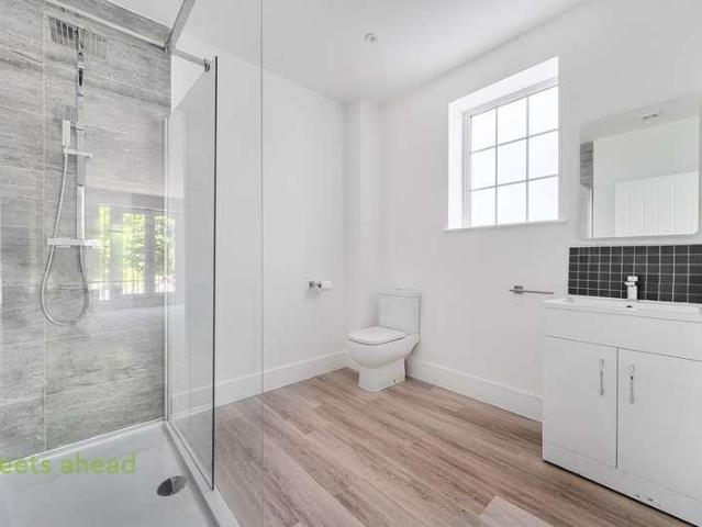 House for sale in London Borough of Croydon, Addiscombe
