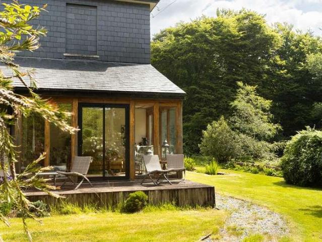 House for sale in Weir Quay, Devon